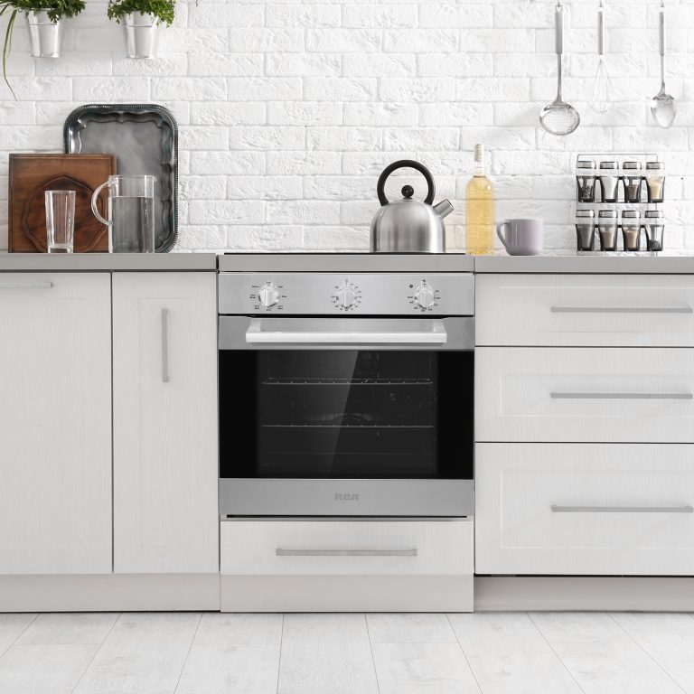 R-WOEC241SS-Lifestyle-Jul2025